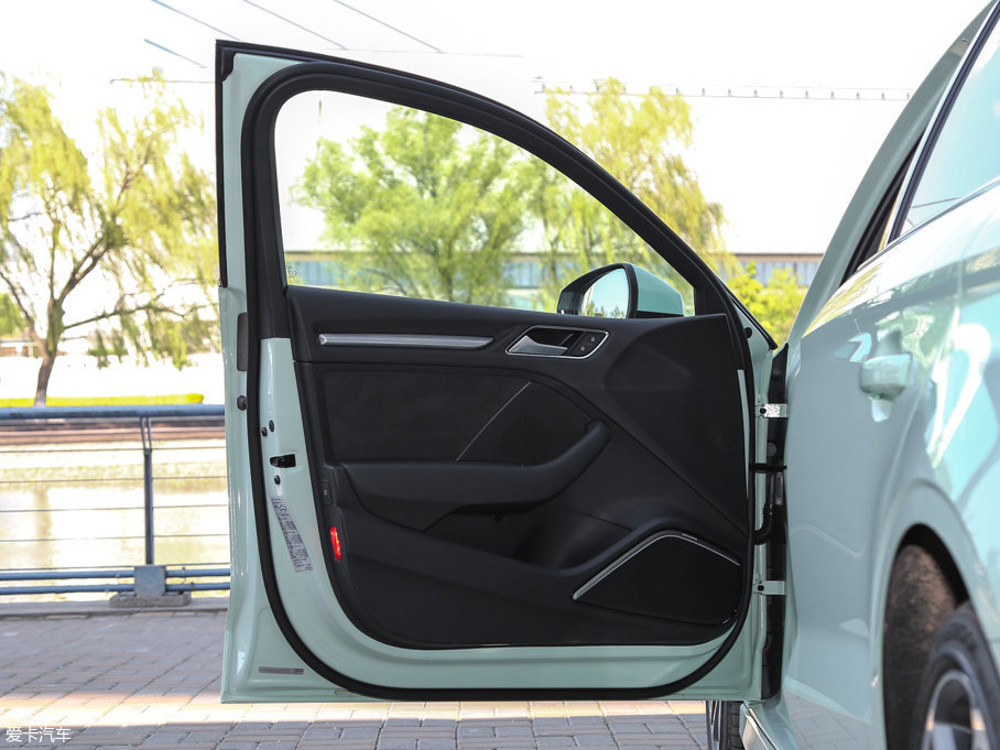 2017µA3 Limousine 40 TFSI ˶
