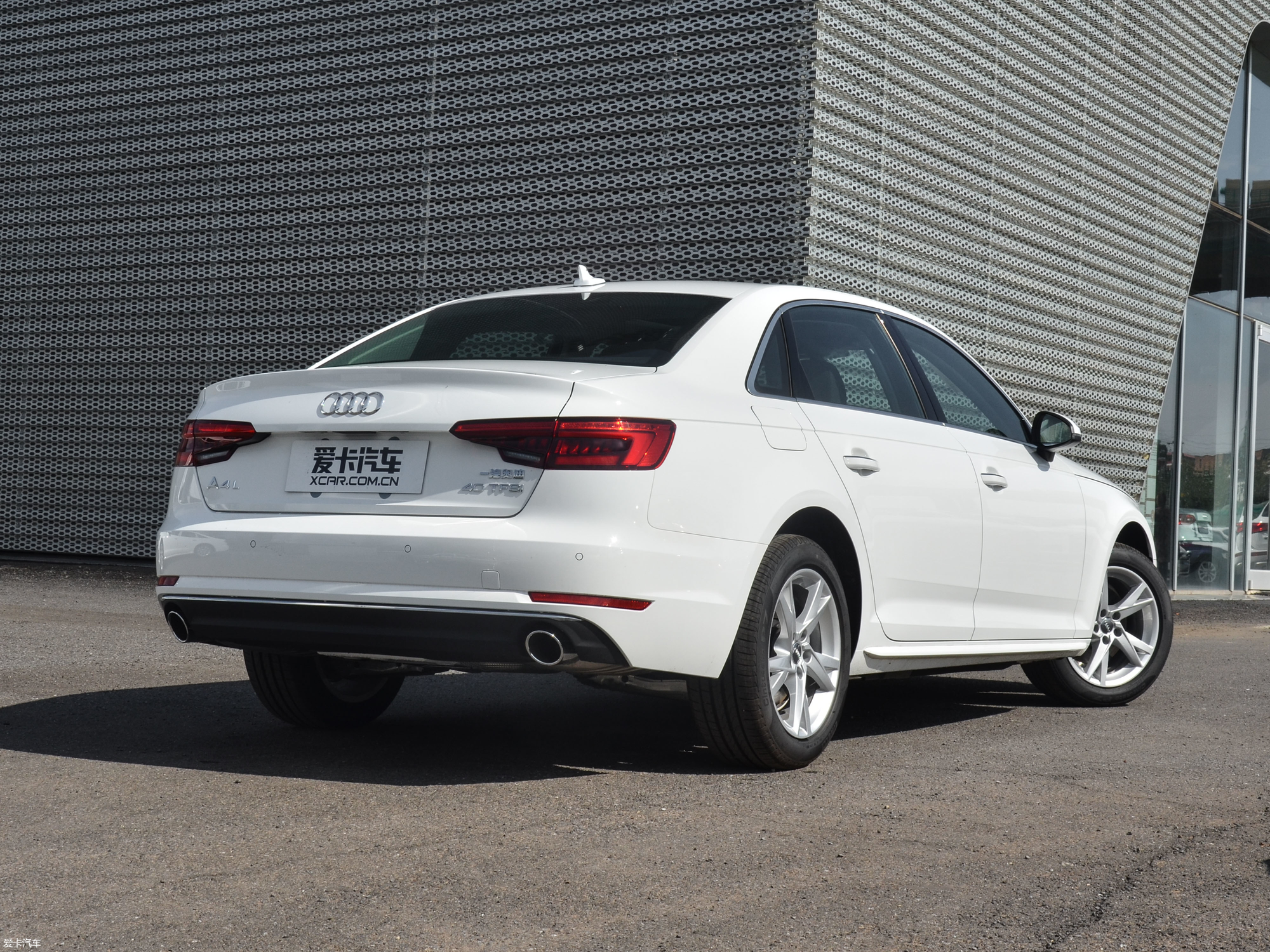 【2018款奥迪a4l30周年版 40 tfsi 进取型_整体外观_48/2391张图片】