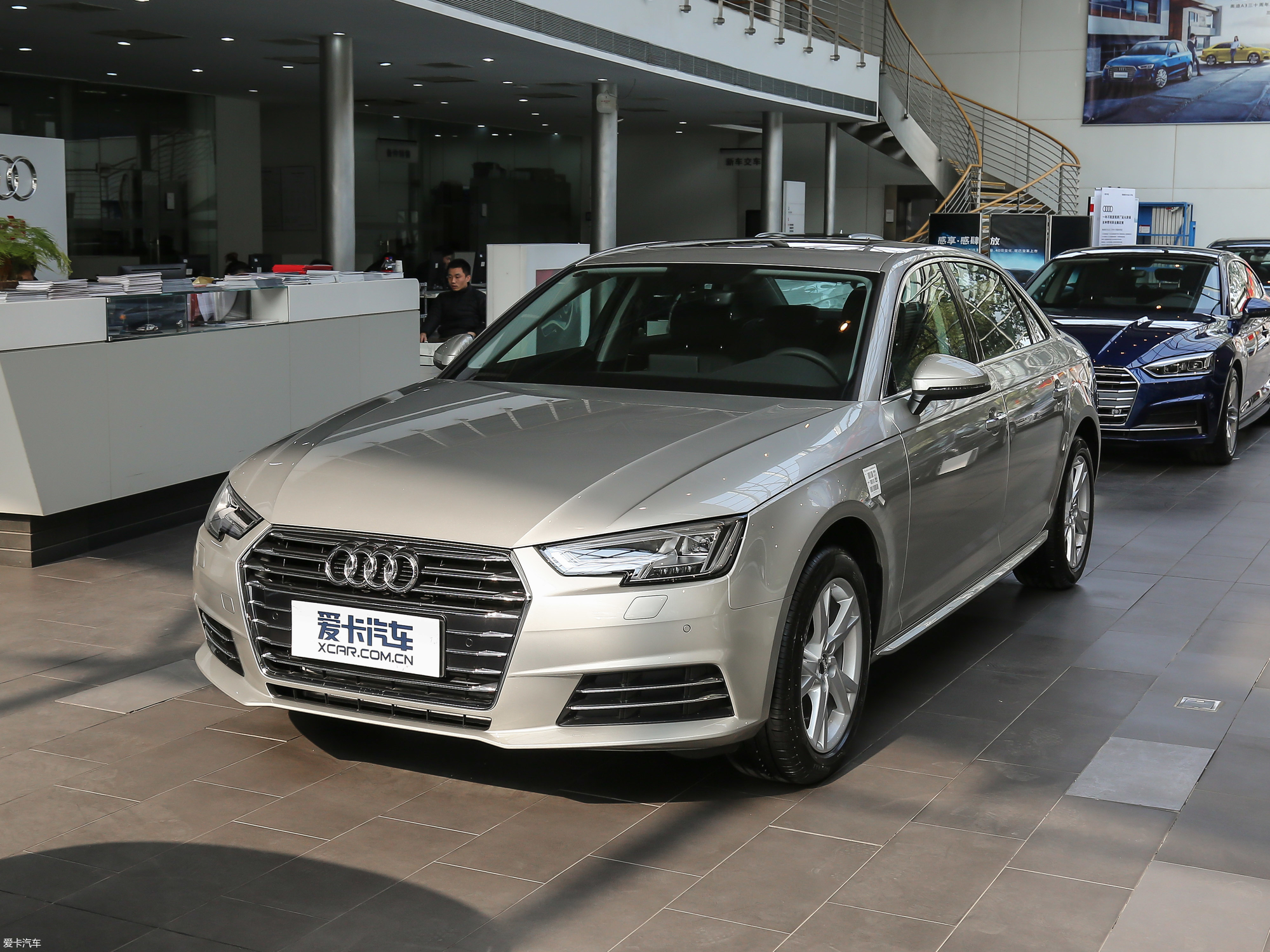 【2018款奥迪a4l30周年版 40 tfsi 进取型_整体外观_26/916张图片】