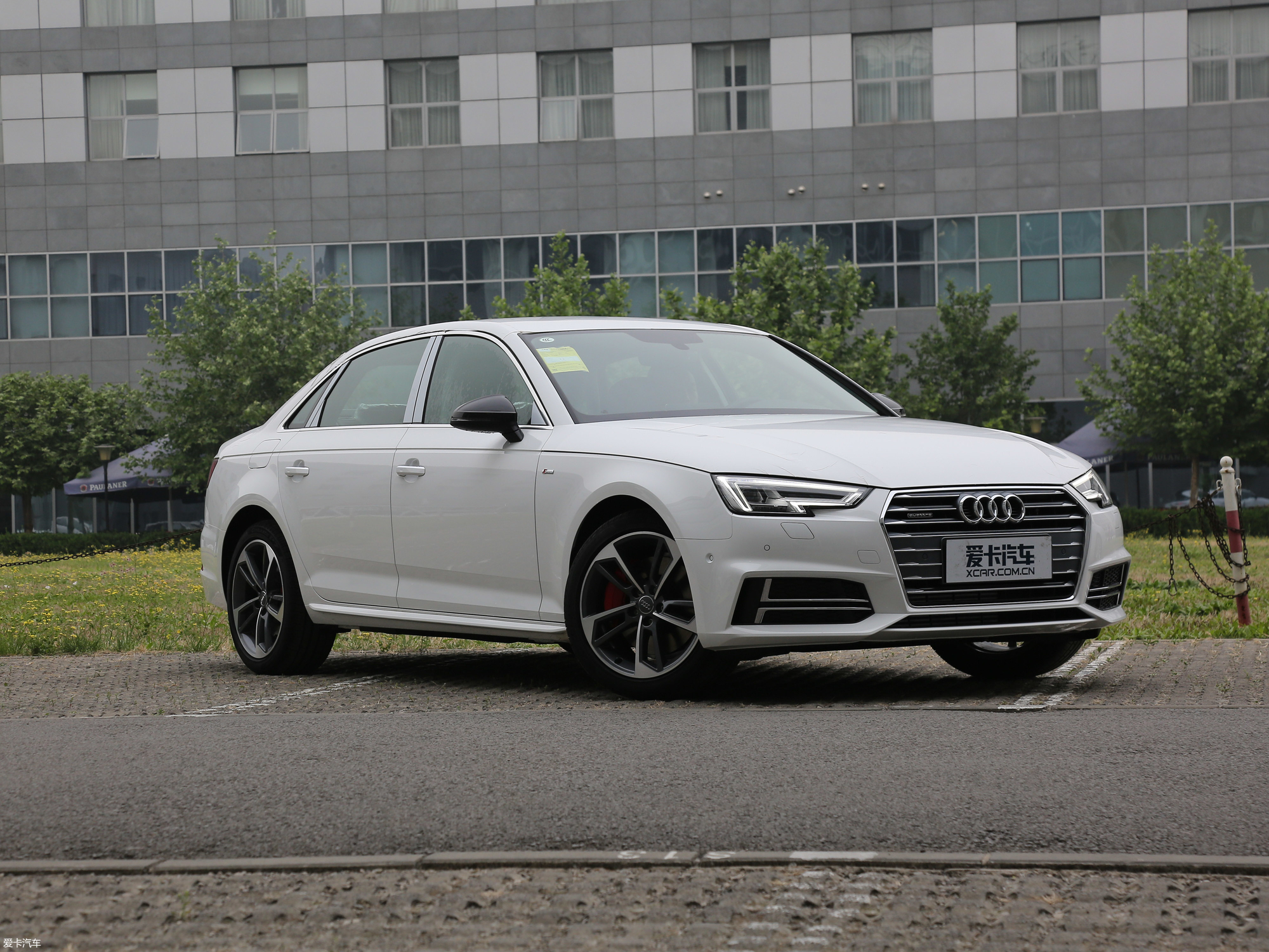 【2018款奥迪a4l30周年版 45 tfsi quattro运动型_整体外观_8/2391张