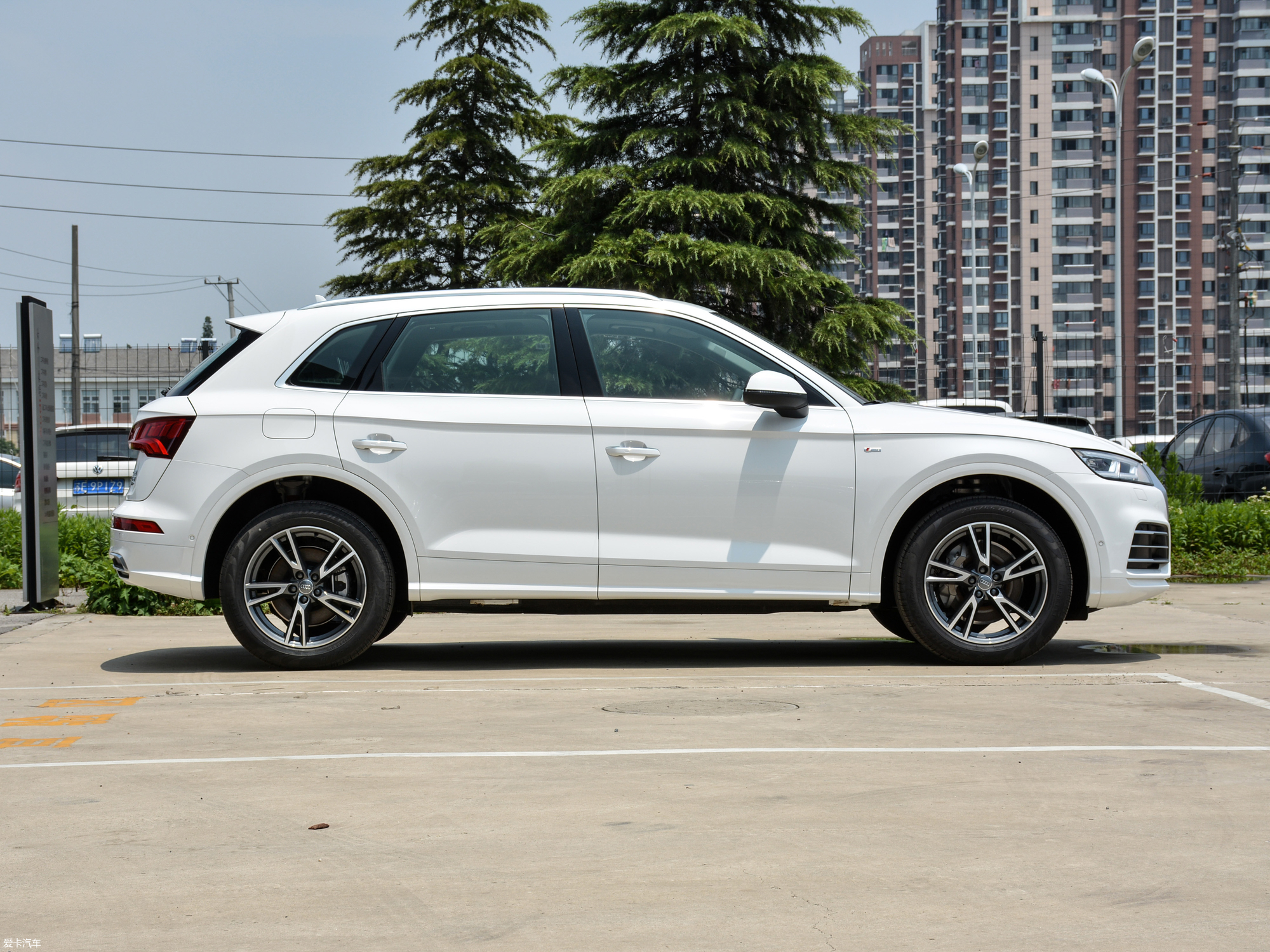 【2018款奥迪q5l40 tfsi 荣享时尚型 国v_整体外观_28/644张图片】