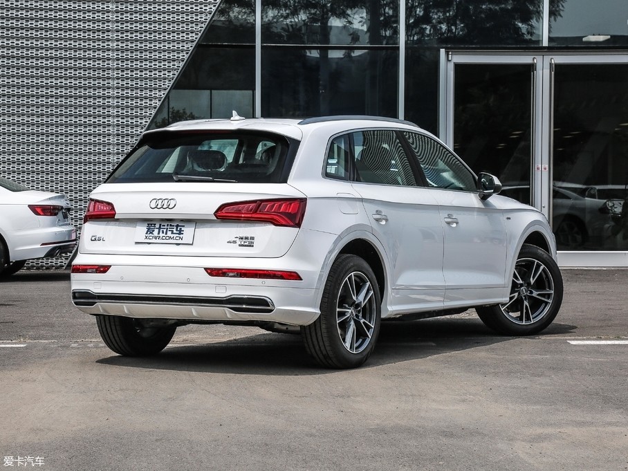 2018款奧迪q5l45 tfsi 尊享時尚型