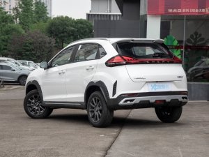 2023款1.5L CVT时尚版 左后45度