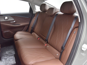 2026�����8������2.0T �ռ�����