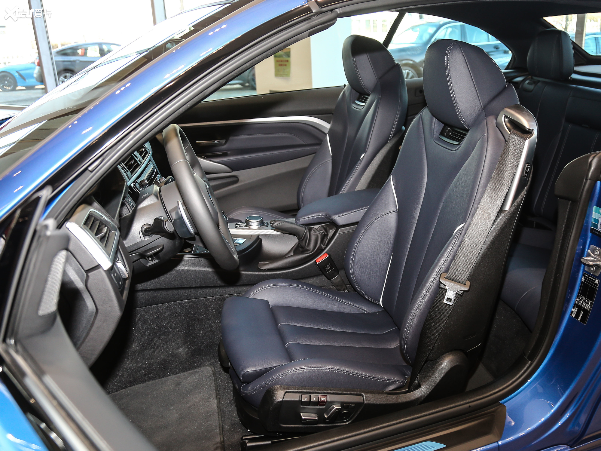 【2019款宝马4系敞篷430i m运动曜夜版_空间座椅_13/120张图片】_汽车