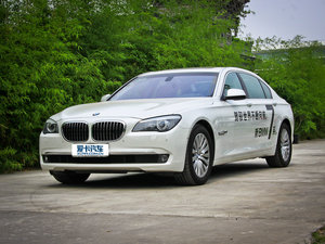 2009款750Li 豪华版 左前45度