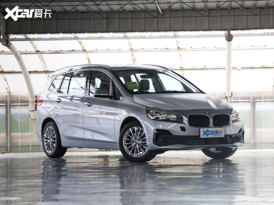 2019款宝马2系多功能旅行车 220i 尊享型运动套装