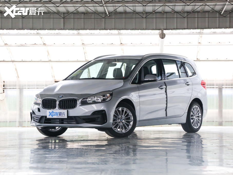 2019款宝马2系多功能旅行车220i