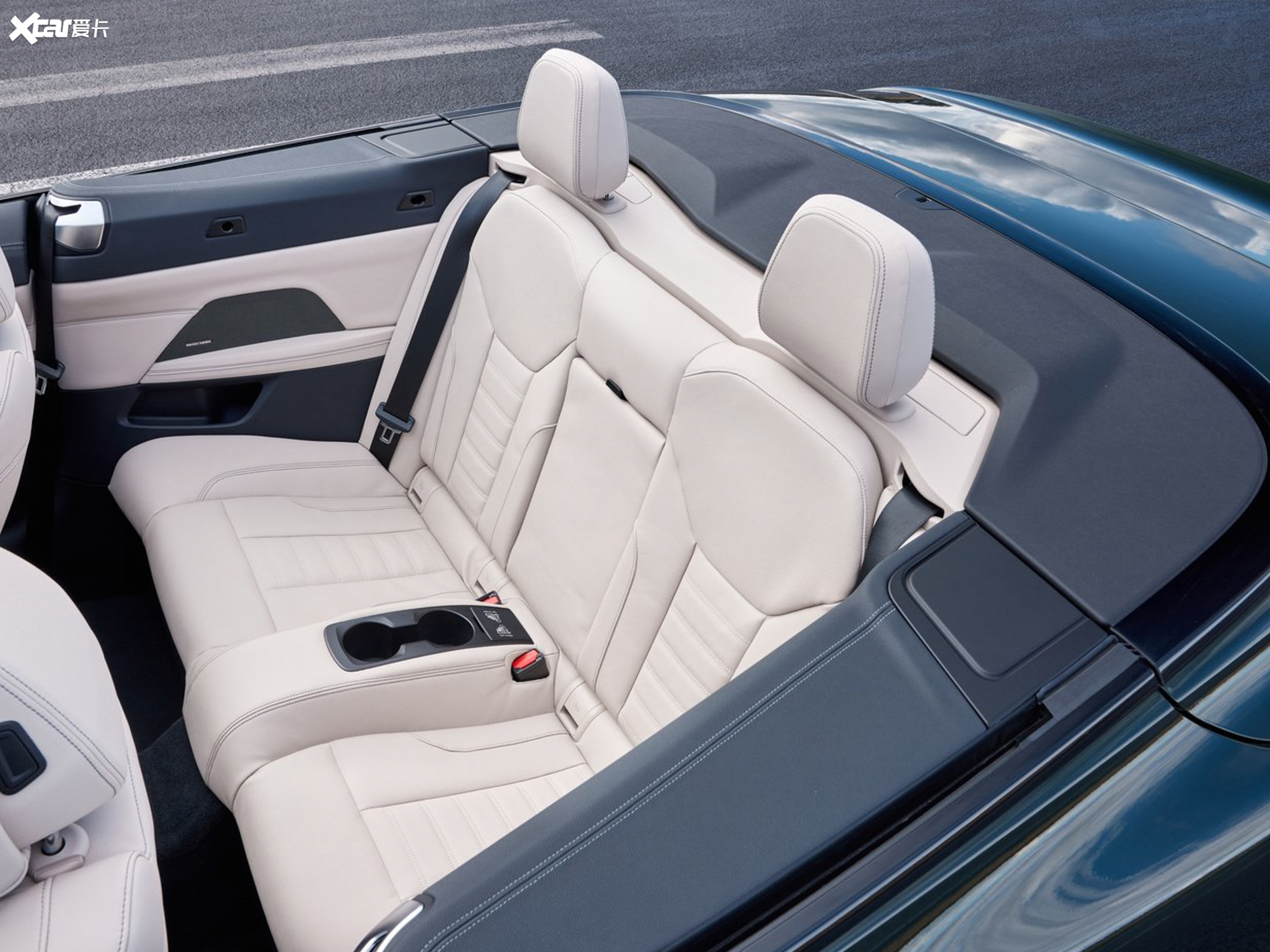 【2021款宝马4系敞篷m440i convertible_空间座椅_37/276张图片】