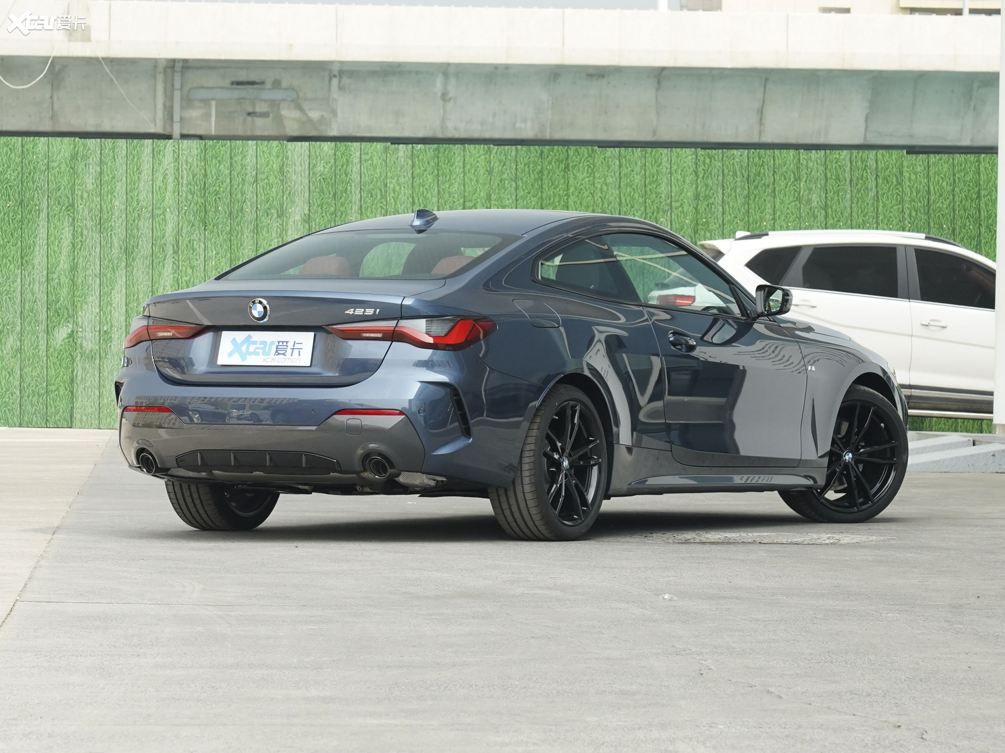 【2021款宝马4系双门 425i m运动曜夜版_整体外观 _15/859张图片】