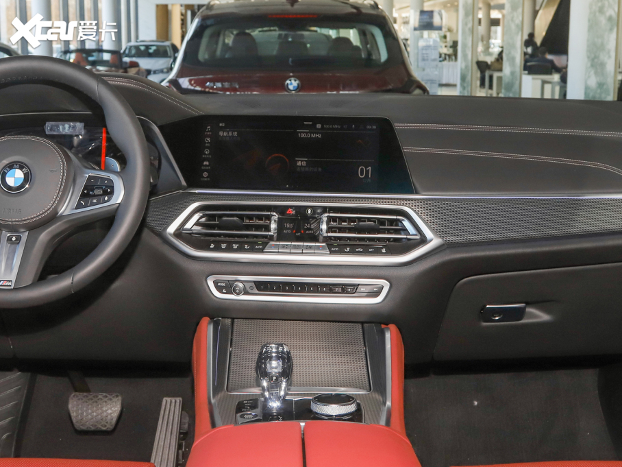 【2022款宝马x6 xdrive40i 尊享型 m运动套装_中控区 _7/128张图片】