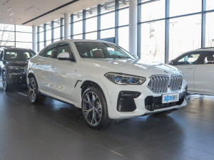 2022xDrive40i  M˶װ ǰ45