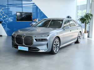 2023xDrive60L װ ǰ45