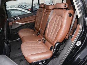 2023款xDrive40i 领先型豪华套装 后排座椅