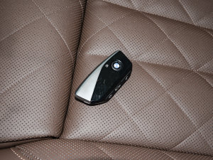 2023款xDrive40i 领先型豪华套装 车钥匙
