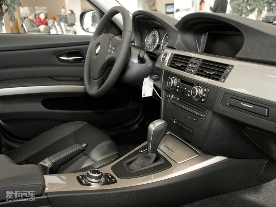 【2011款宝马3系四门320i 豪华版_中控区_7/423张图片】_汽车图片大全