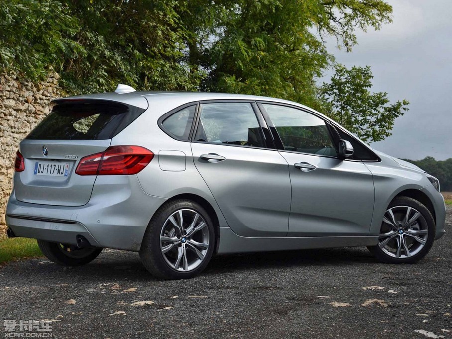 宝马2系旅行车(进口) 225i 218i 运动设计套装版 218d m sport版 220d