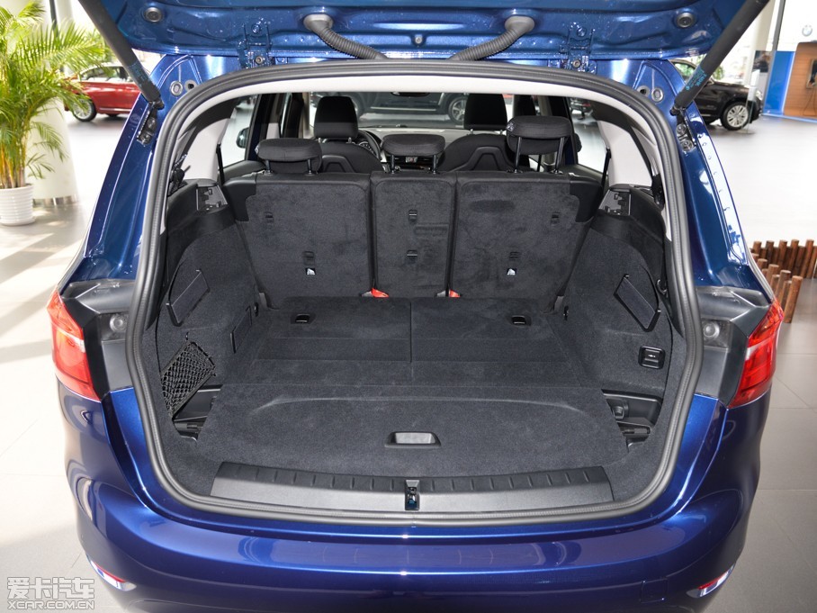 2015款宝马2系多功能旅行车218i 领先型