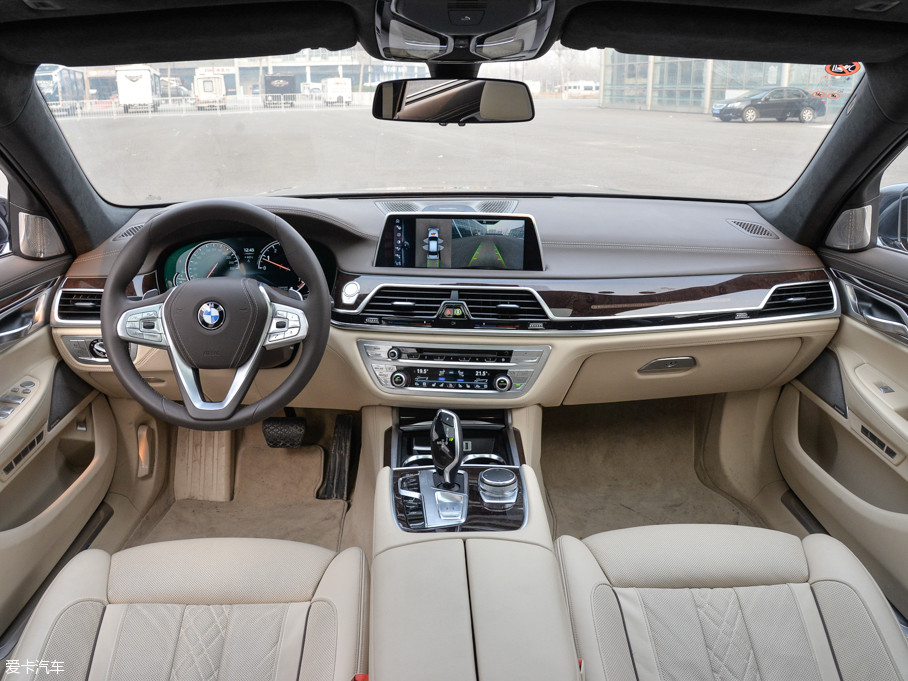 2016款宝马7系750li xdrive四座版
