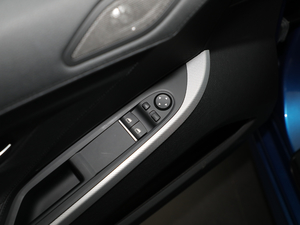 2016款650i xDrive 主驾车窗控制区	