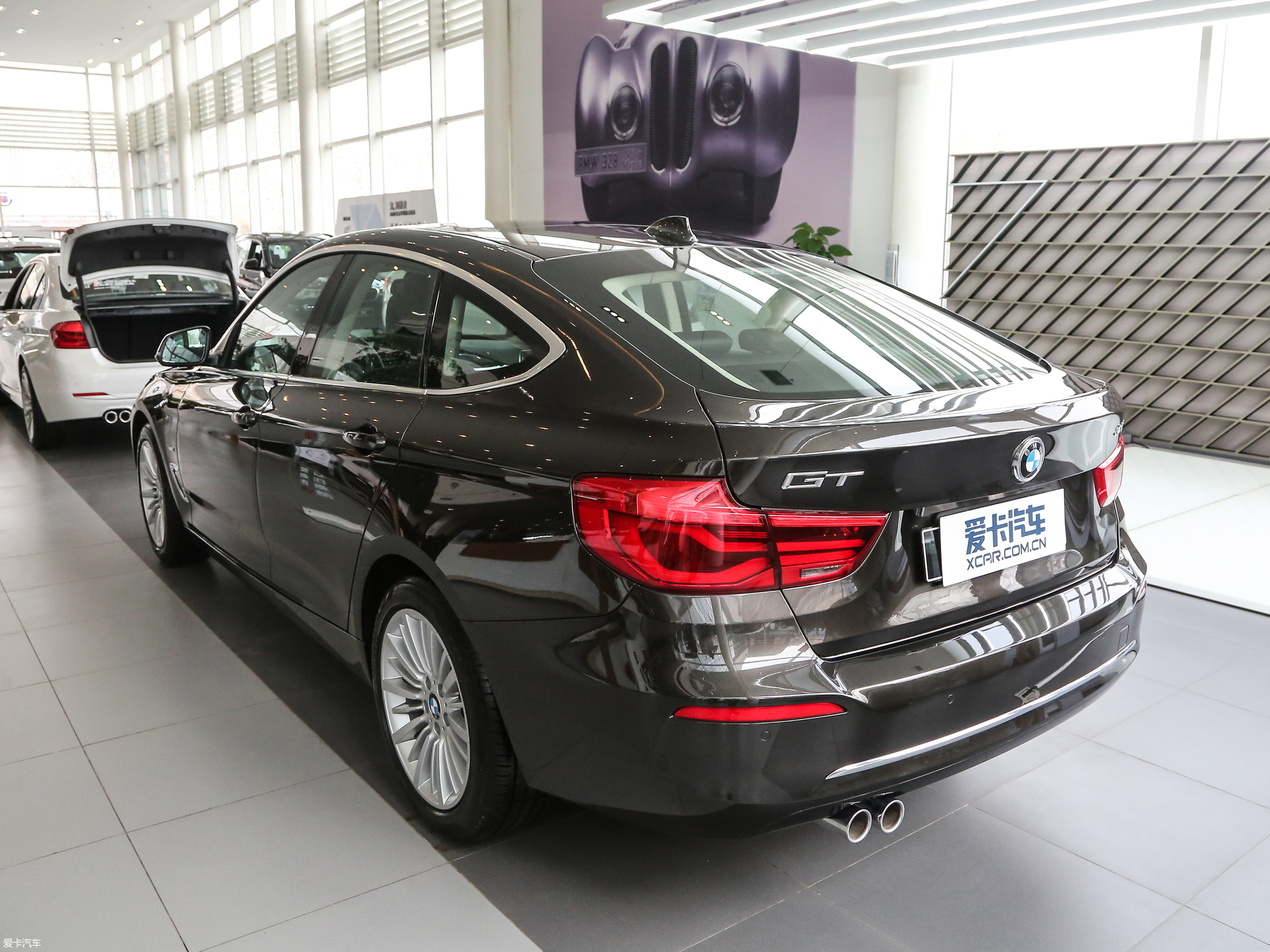 【2017款宝马3系gt320i 豪华设计套装_整体外观_37/1000张图片】_汽车