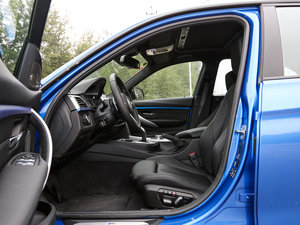 2017款340i xDrive M运动型 前排空间