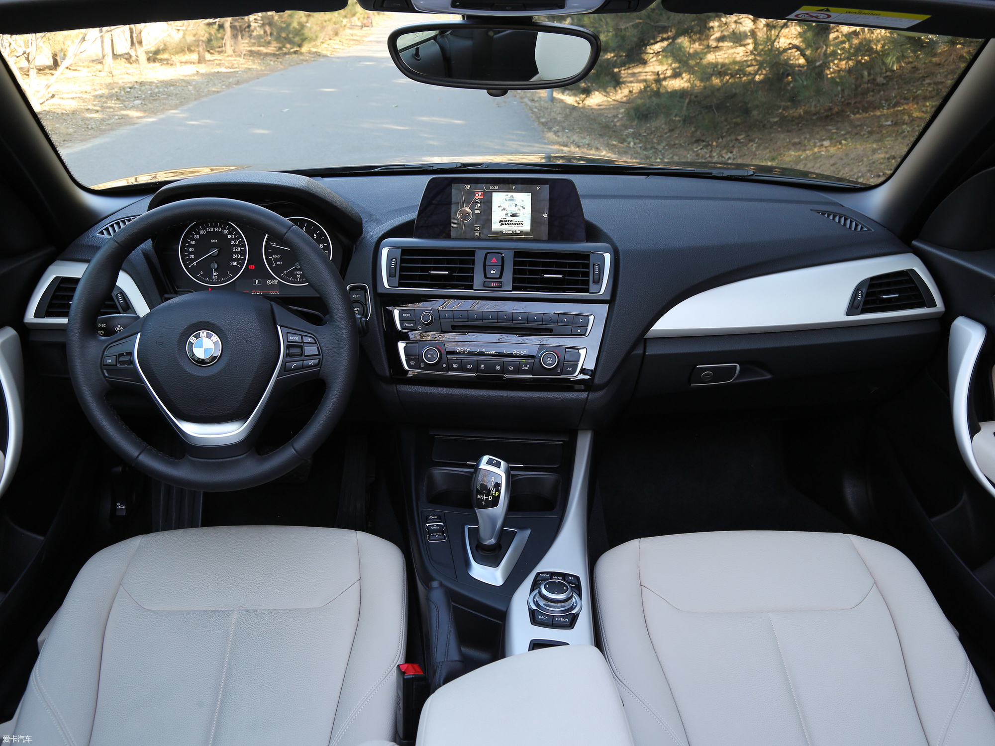 【2017款宝马2系敞篷218i_中控区_1/276张图片】_汽车图片大全_爱卡