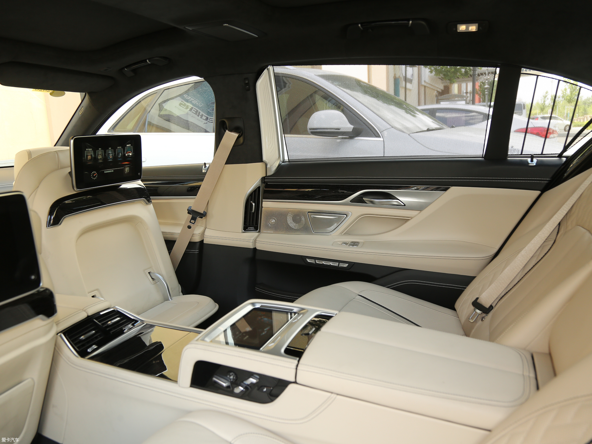 【2018款宝马7系m760li xdrive_空间座椅_14/3424张图片】_汽车图片