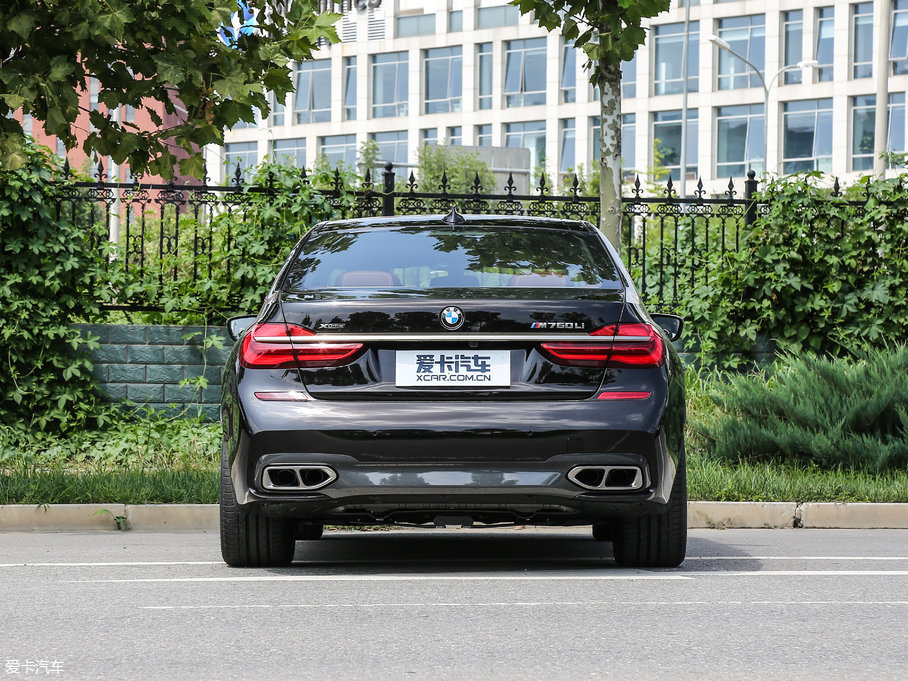 20187ϵ M760Li xDrive