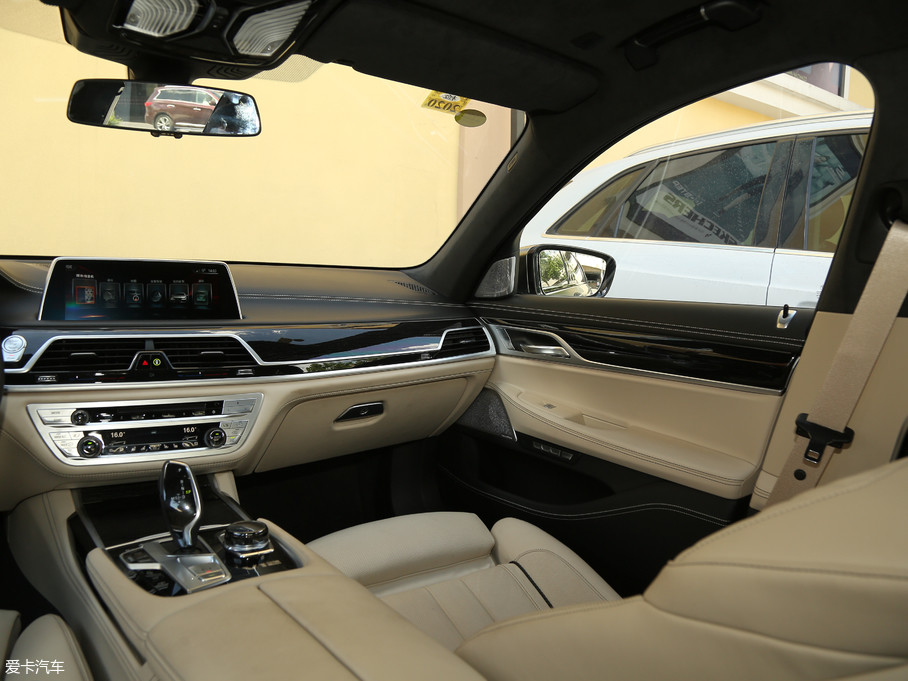 2018款宝马7系m760li xdrive