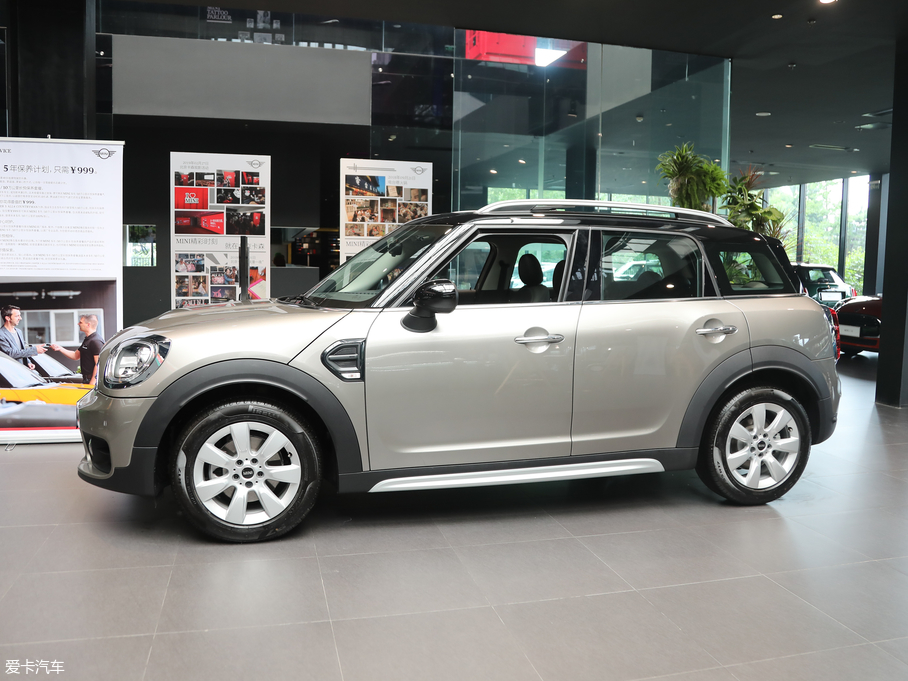 2018MINI COUNTRYMAN 1.5T COOPER ر