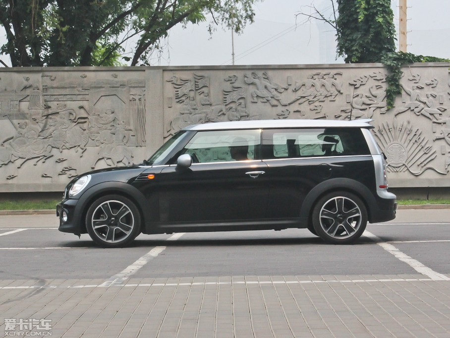 2011MINI CLUBMAN COOPER Excitement