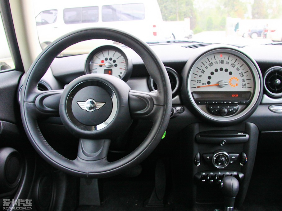 【2011款minione_中控区_12/79张图片】_汽车图片大全_爱卡汽车