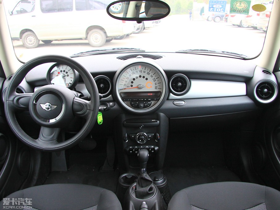 2011MINI ONE