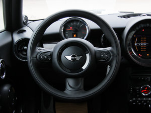 2013MINI CLUBMAN