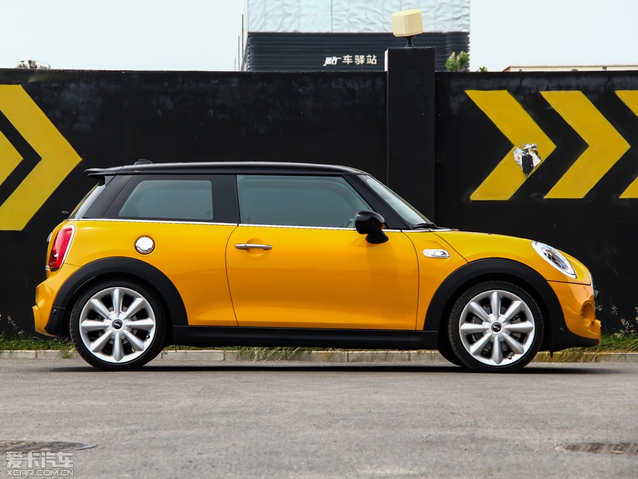 2014MINI 3-DOOR COOPER S Excitement