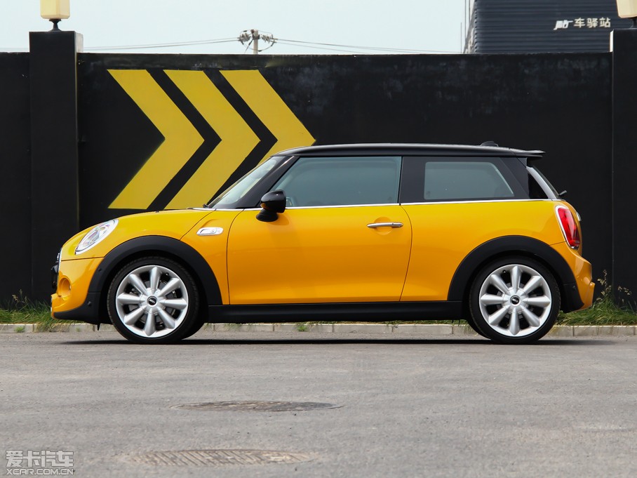 2014MINI 3-DOOR COOPER S Excitement