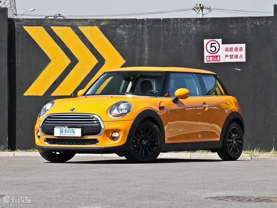 2014MINI 3-DOOR ONE