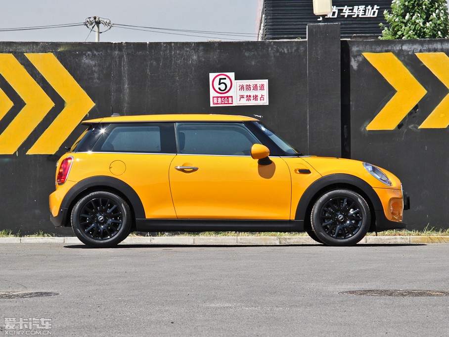 2014MINI 3-DOOR ONE