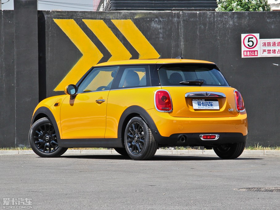 2014MINI 3-DOOR ONE