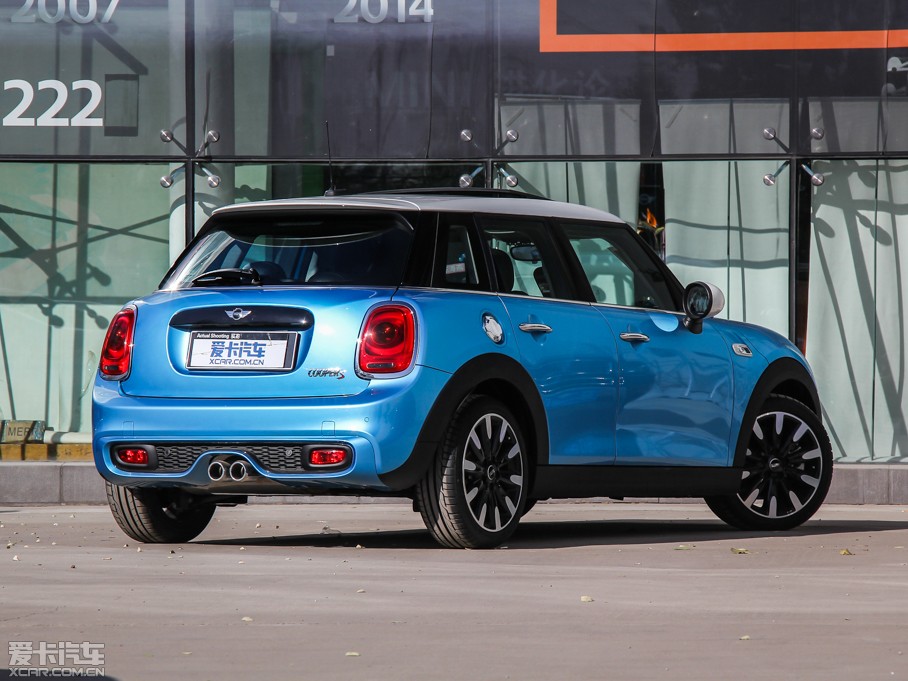 2015MINI 5-DOOR COOPER S