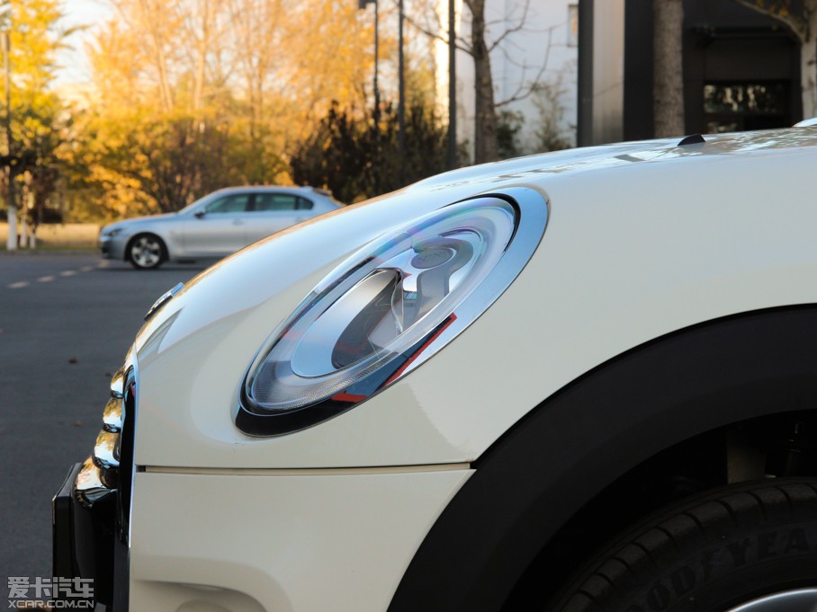 2015MINI 5-DOOR COOPER Excitement