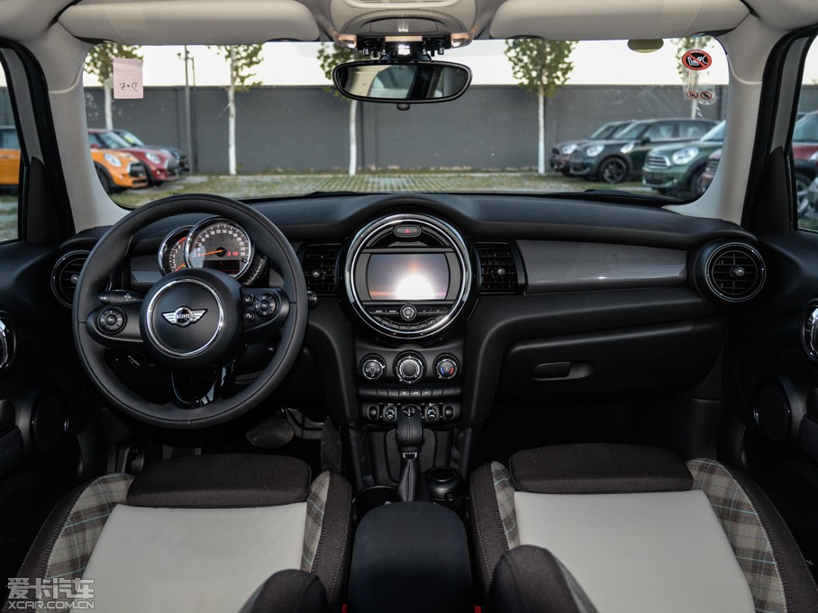 2015MINI 5-DOOR COOPER Fun