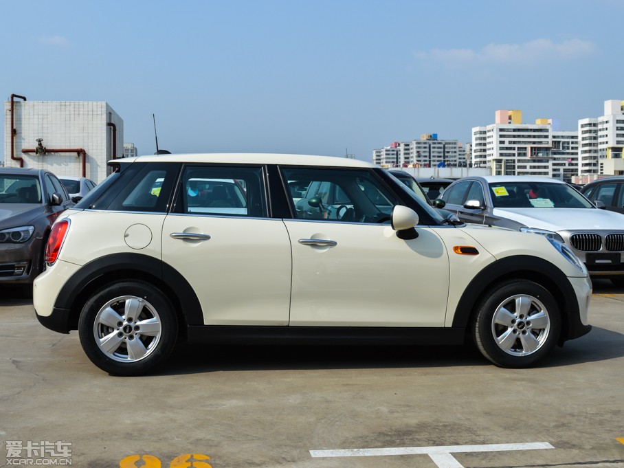 2015MINI 5-DOOR ONE MT