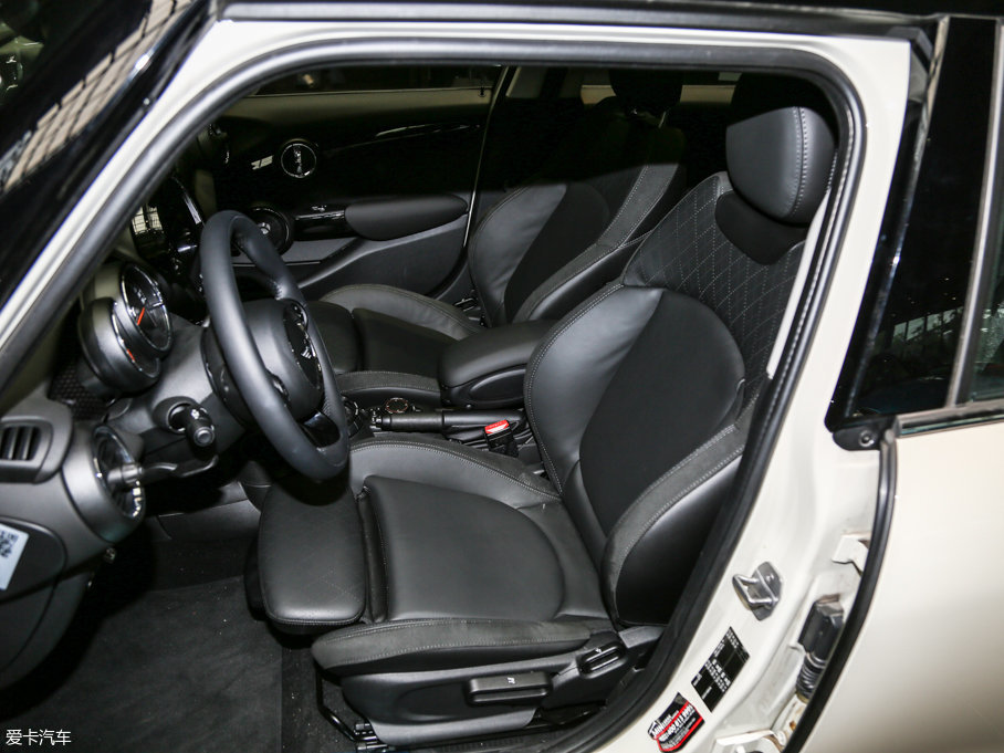 2016MINI 5-DOOR COOPER S