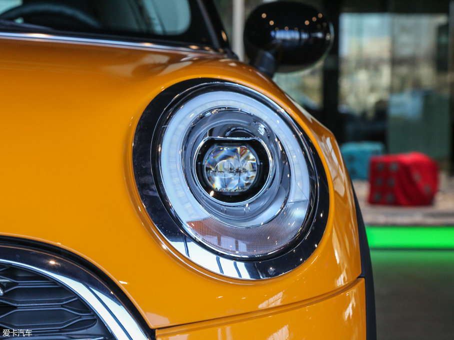 2016MINI 5-DOOR COOPER S