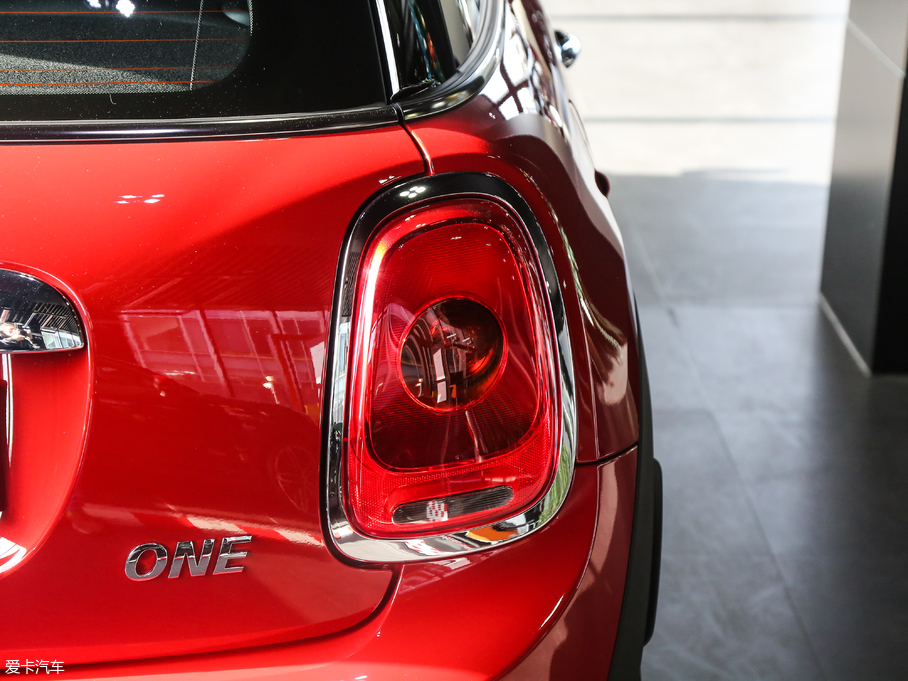 2016MINI 3-DOOR ONE