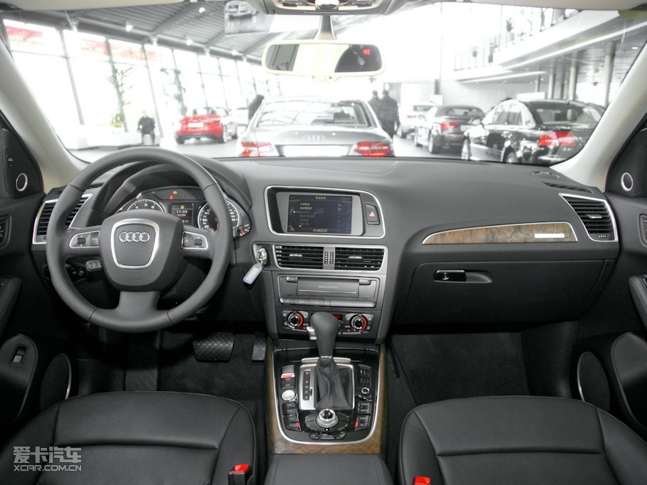2010款奥迪q5(进口)3.2l 运动版