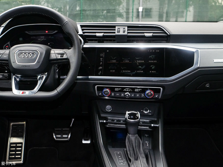 2018款奥迪q3(进口)s-line