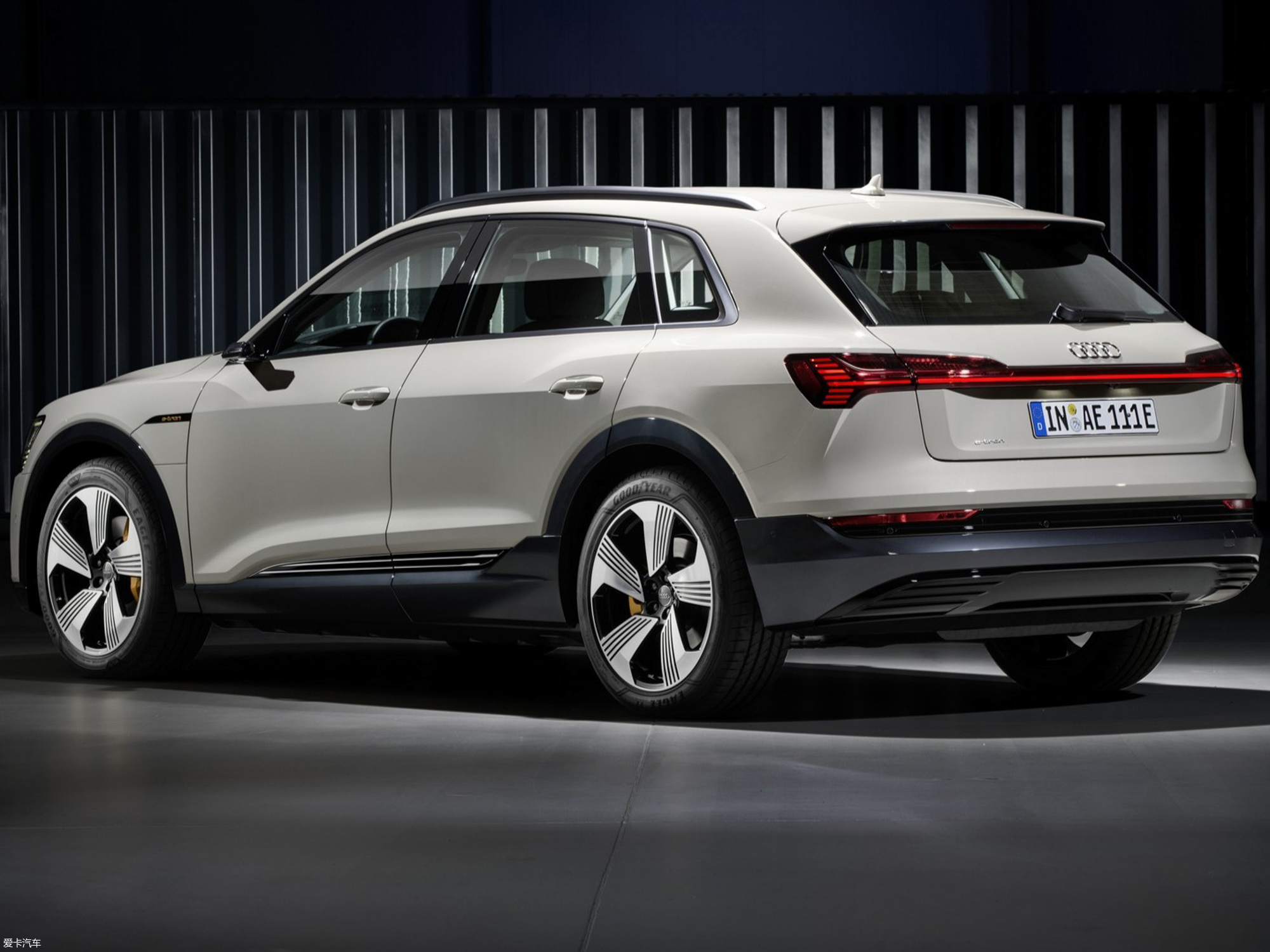 【2020款奥迪e-tron(进口)55 quattro 时尚型_整体外观_255/1630张
